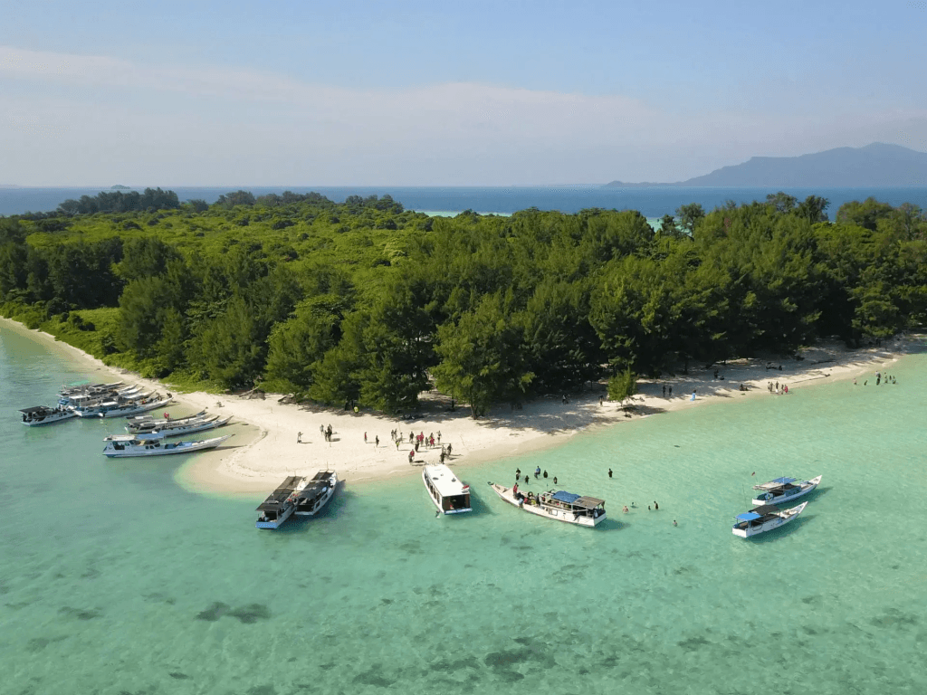 islandhopping karimunjawa 1